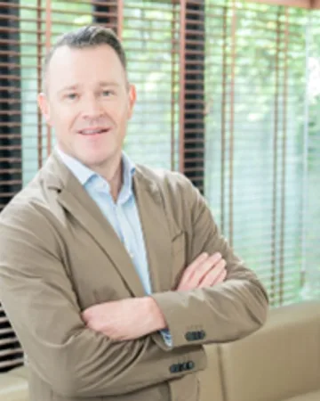 KĀHLĪ Phuket シニアアドバイザー兼 Signature Club 統括 Neil van Heerden