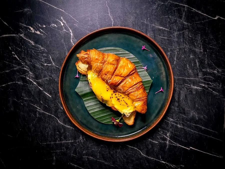 Cheesy Scrambled Eggs Croissant