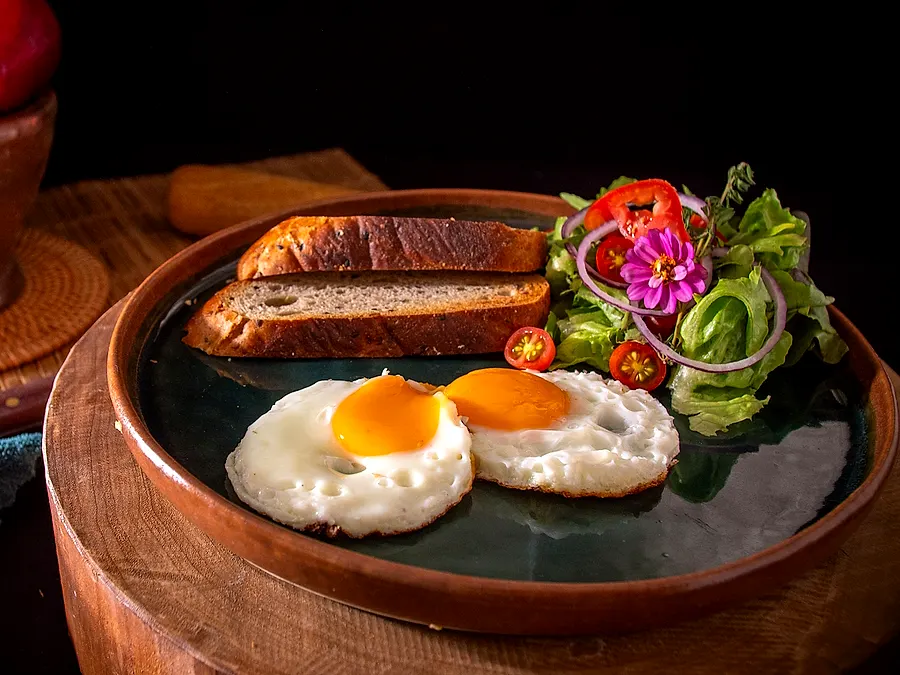 Fried Eggs & Toast