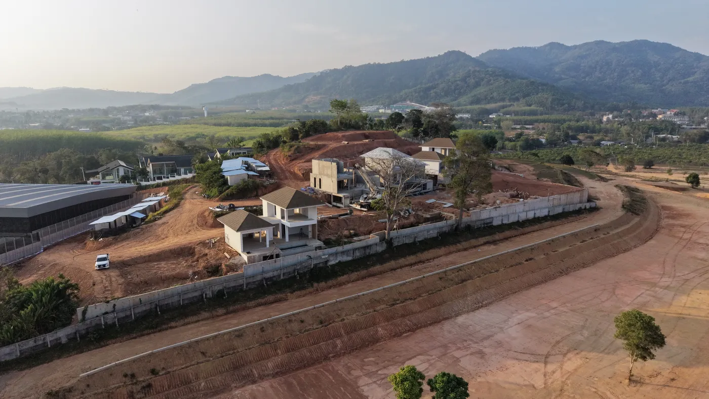KĀHLĪ Hillside Villas ระหว่างก่อสร้าง กุมภาพันธ์ 2026