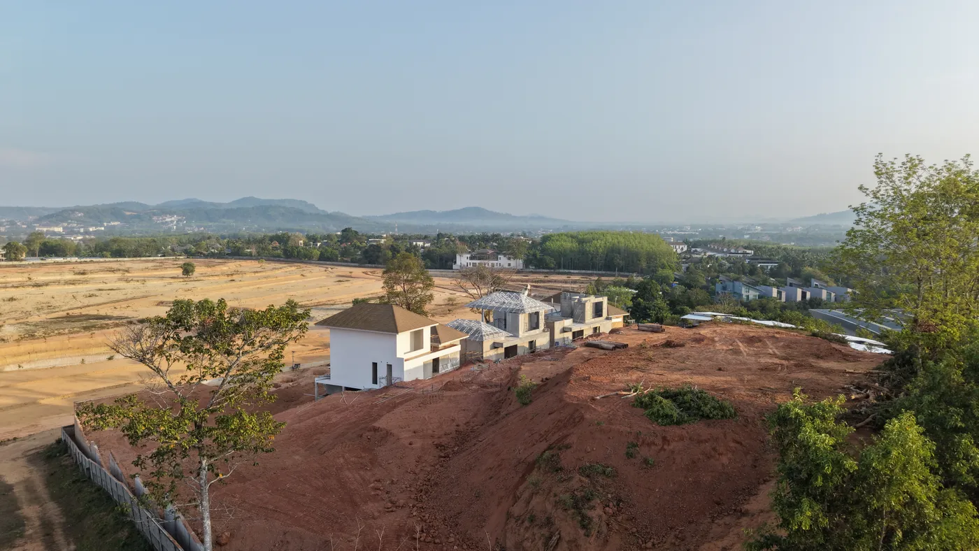 KĀHLĪ Hillside Villas ระหว่างก่อสร้าง กุมภาพันธ์ 2026