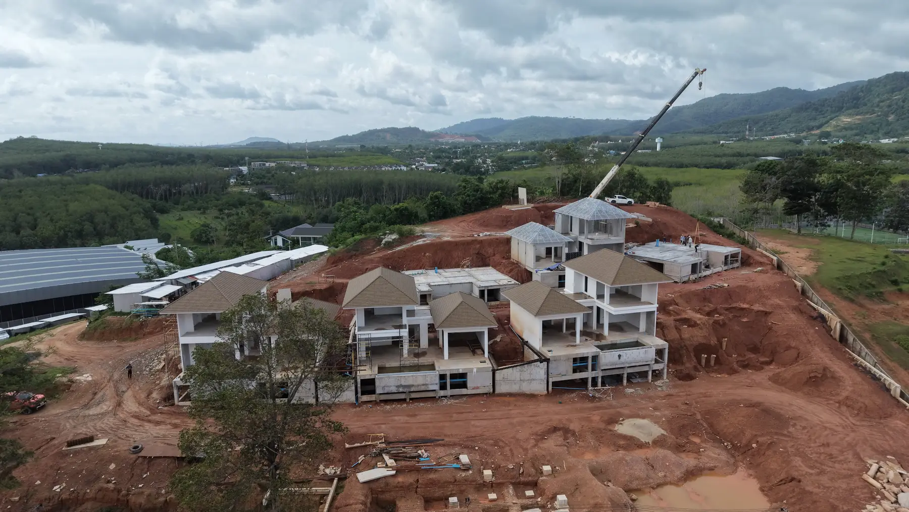 KĀHLĪ Hillside Villas в процессе строительства, 30 июня 2026