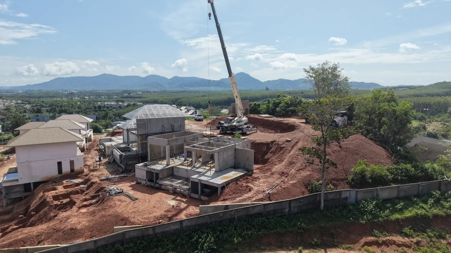 KĀHLĪ Hillside Villas в процессе строительства, 31 июля 2026