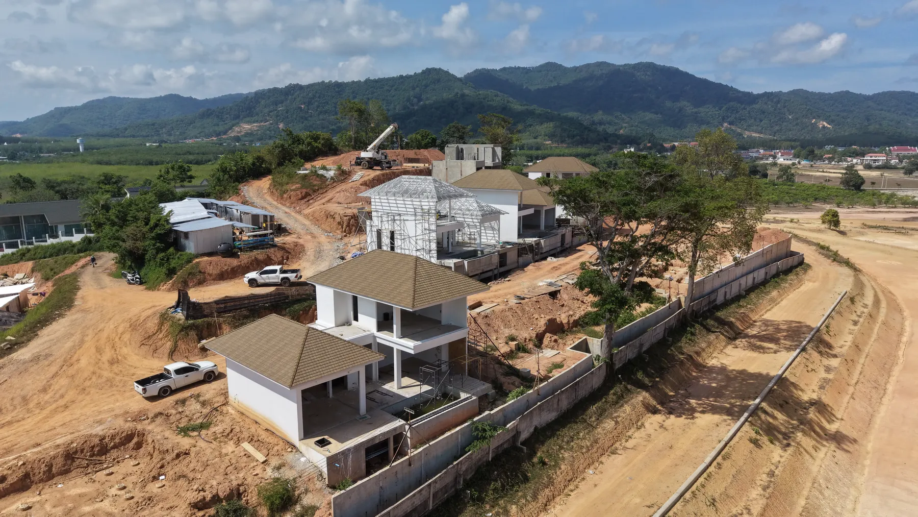 KĀHLĪ Hillside Villas в процессе строительства, 30 апреля 2026